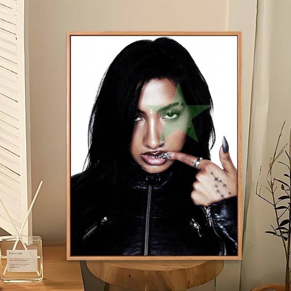 Lara K-KATSEYE โปสเตอร์สติกเกอ - Home Cinema Wallpaper บทวิจารณ์และราคา